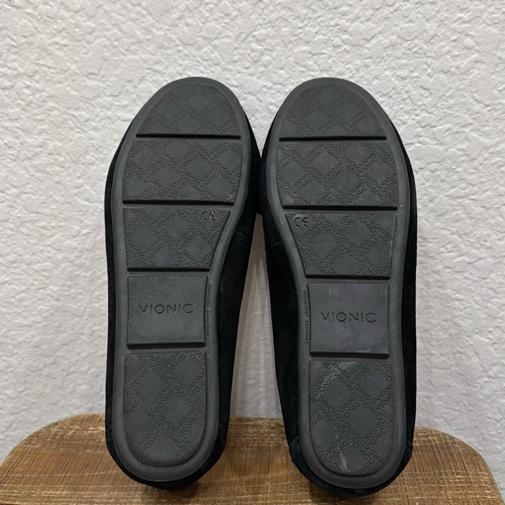 Vionic Mesa Black Suede Chainlink Loafers Size 7 - Picture 7 of 7
